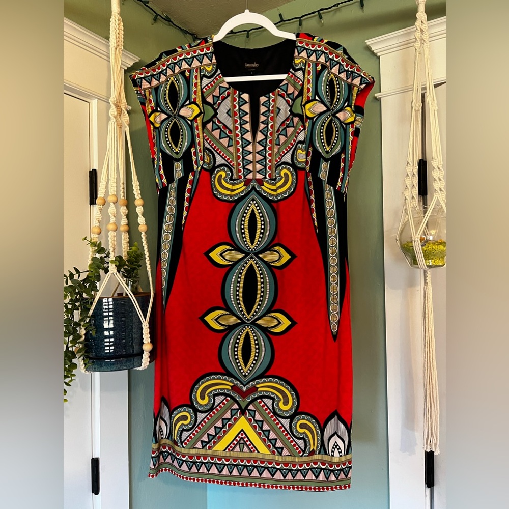 Laundry by Shelli Segal dress. Size S. Red multi colored. Never wrinkles!